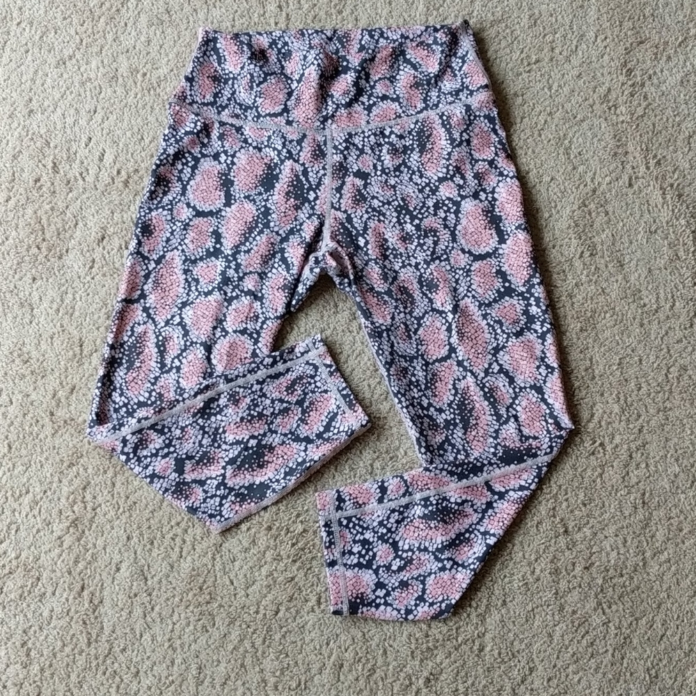 Fabletics M printed 3/4 th leggings